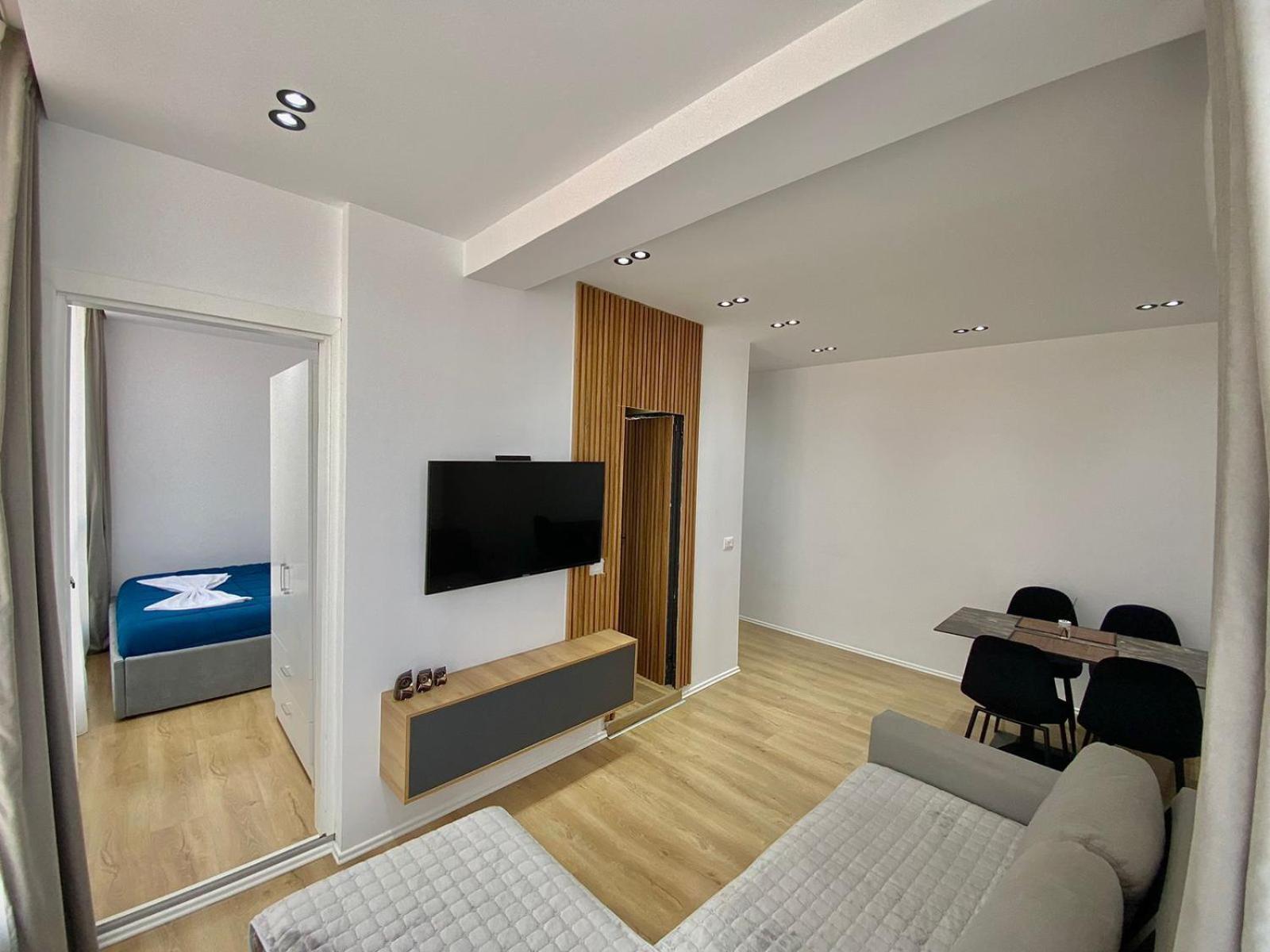 Mara Central Apartment 3 Tiranë Ngoại thất bức ảnh