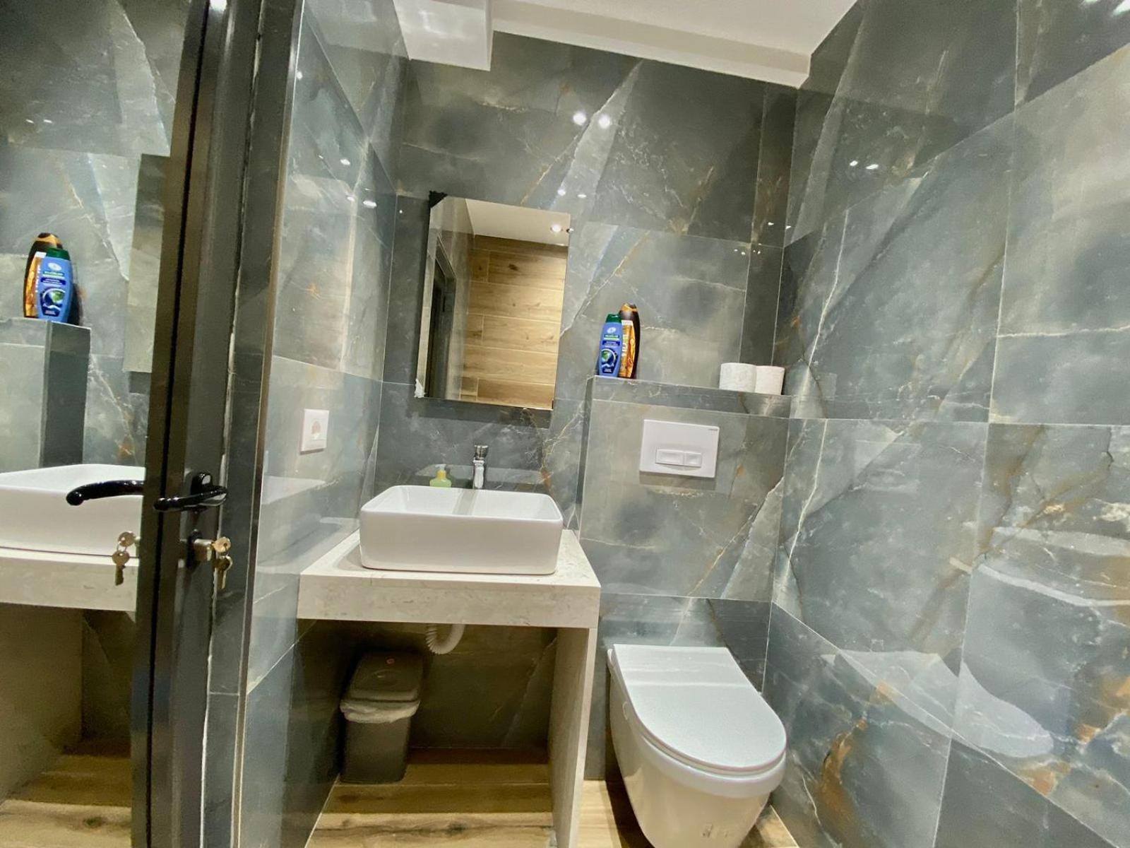 Mara Central Apartment 3 Tiranë Ngoại thất bức ảnh